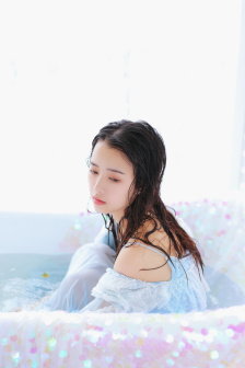 含着乳睡觉